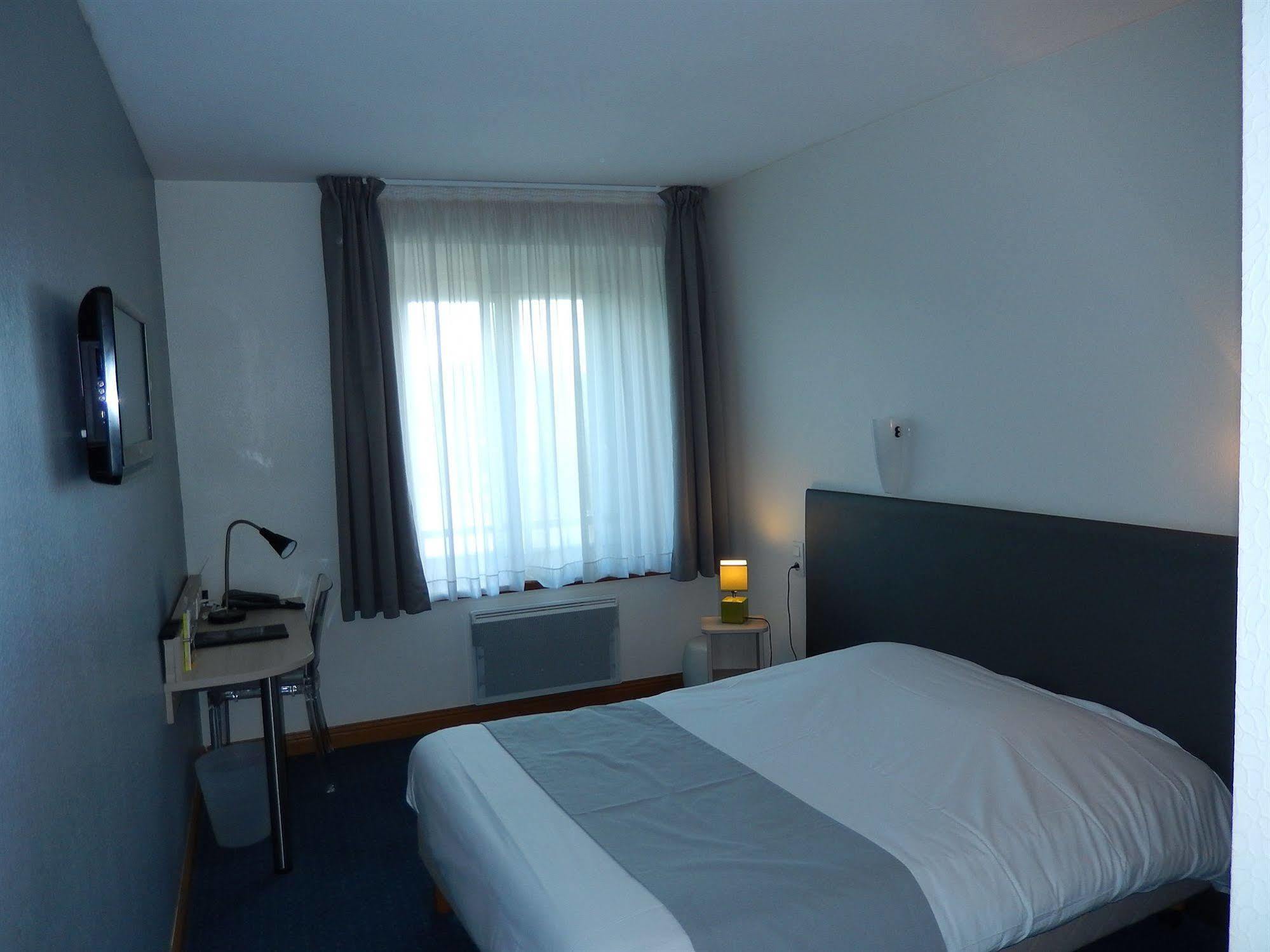 Logis Hotel Lodge La Valette เซซง เซวินเญ ภายนอก รูปภาพ