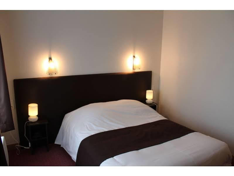 Logis Hotel Lodge La Valette เซซง เซวินเญ ภายนอก รูปภาพ